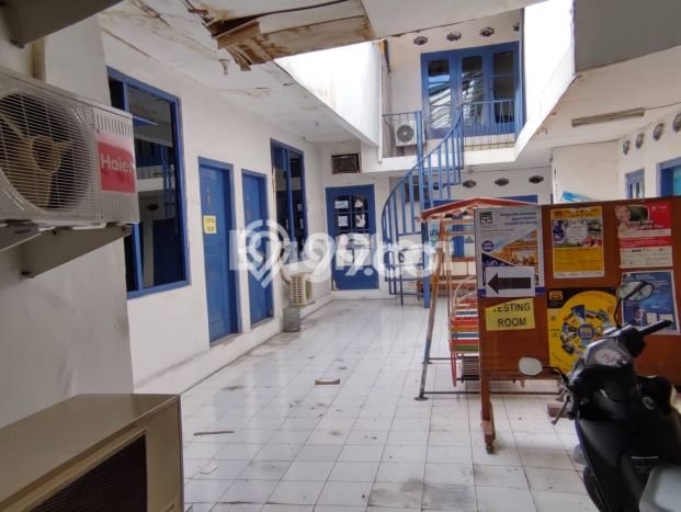 NEW LISTING! Rumah di Tegalsari, Ready, 2 KM, Akses Tegalsari, Surabaya, Surabaya, Luas 430m2m² LB 350m2m² NEW LISTING! Rumah di Tegalsari, Ready, 2 KM, Akses Tegalsari, Surabaya, Surabaya, Luas 430m2m² LB 350m2m²