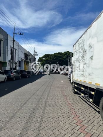 INVESTASI MENGUNTUNGKAN! Gudang Kawasan Gedangan, Luas 360m2m², Nilai Profit Tinggi INVESTASI MENGUNTUNGKAN! Gudang Kawasan Gedangan, Luas 360m2m², Nilai Profit Tinggi