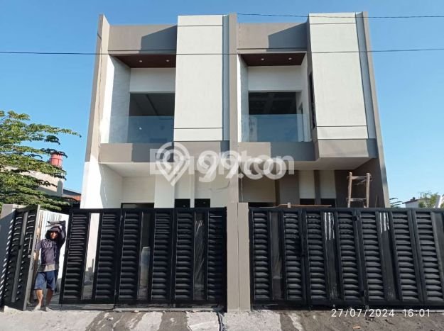BEST INVESTMENT! Rumah di Tenggilis Mejoyo, Luas 90m2m² LB 145m2m² BEST INVESTMENT! Rumah di Tenggilis Mejoyo, Luas 90m2m² LB 145m2m²