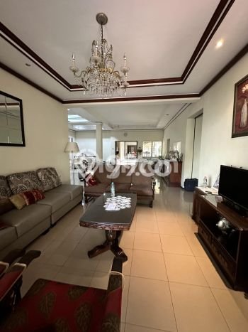 Rumah PREMIUM di Dukuh Pakis, Surabaya, LT 660m2m² LB 625m2m² KESEMPATAN TERBATAS! Rumah PREMIUM di Dukuh Pakis, Surabaya, LT 660m2m² LB 625m2m² KESEMPATAN TERBATAS!