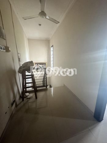 PROMO SPESIAL! Rumah Siap Huni di Lakarsantri, Surabaya, LT 170m2m² LB 140m2m² PROMO SPESIAL! Rumah Siap Huni di Lakarsantri, Surabaya, LT 170m2m² LB 140m2m²