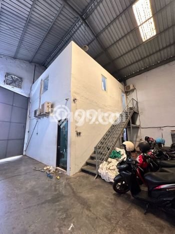 INVESTASI MENGUNTUNGKAN! Gudang Kawasan Gedangan, Luas 360m2m², Nilai Profit Tinggi INVESTASI MENGUNTUNGKAN! Gudang Kawasan Gedangan, Luas 360m2m², Nilai Profit Tinggi