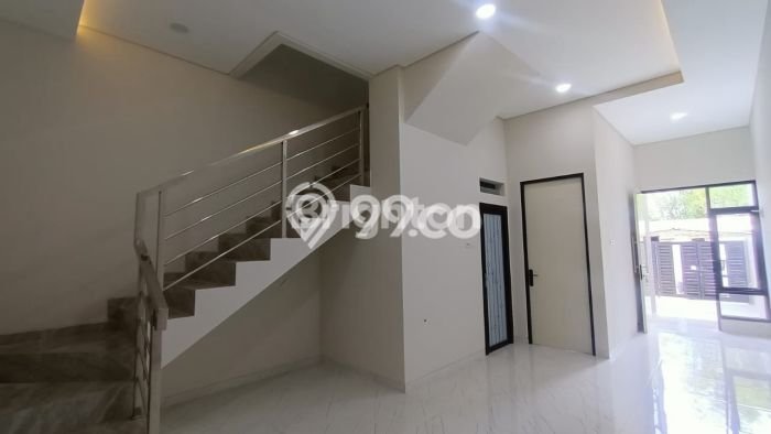 Rumah di Mulyorejo, Surabaya, LT 100m2m² Bangunan 160m2m² - INVESTASI TERBAIK! Rumah di Mulyorejo, Surabaya, LT 100m2m² Bangunan 160m2m² - INVESTASI TERBAIK!