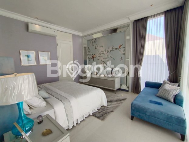 Rumah Luxury Modern Tanpa Renovasi di Pakuwon City Surabaya Rumah Luxury Modern Tanpa Renovasi di Pakuwon City Surabaya