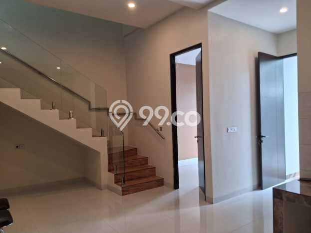 Dijual Rumah Eksklusif 4 KT di Manyar, Surabaya Dijual Rumah Eksklusif 4 KT di Manyar, Surabaya