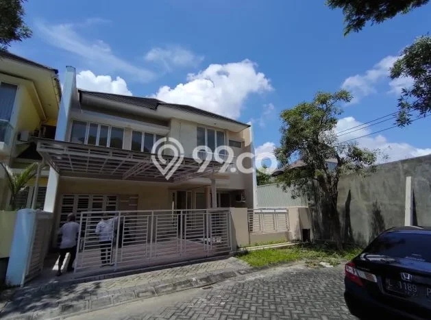 Rumah Mewah Siap Huni LT 230m2 di Wiyung, Surabaya Rumah Mewah Siap Huni LT 230m2 di Wiyung, Surabaya