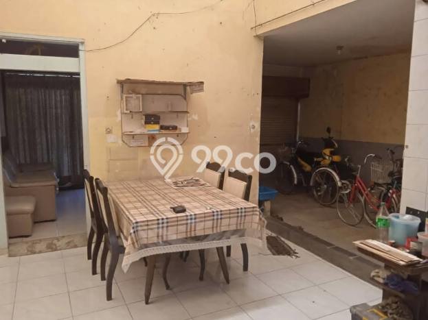 Dijual Rumah 5 Kamar Lokasi Ideal Bagus dan Strategis di Tambaksari Dijual Rumah 5 Kamar Lokasi Ideal Bagus dan Strategis di Tambaksari