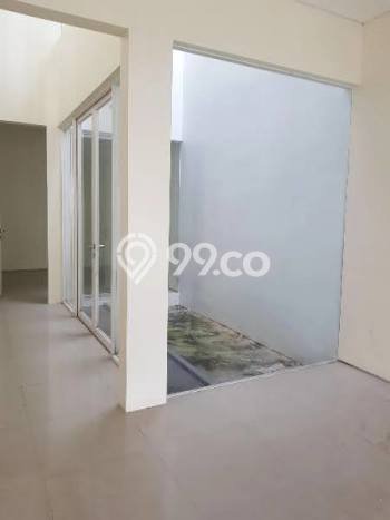 Rumah Modern Cantik 4 Kamar Bisa Langsung Pindah di Wiyung Rumah Modern Cantik 4 Kamar Bisa Langsung Pindah di Wiyung