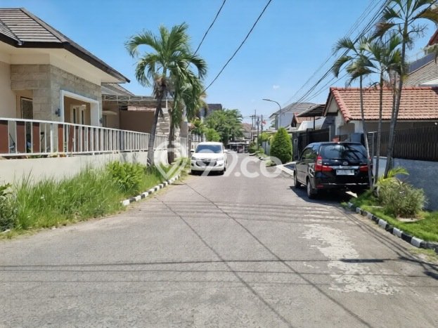 Rumah Luxury Modern Siap Huni di Darmo permai Surabaya Rumah Luxury Modern Siap Huni di Darmo permai Surabaya