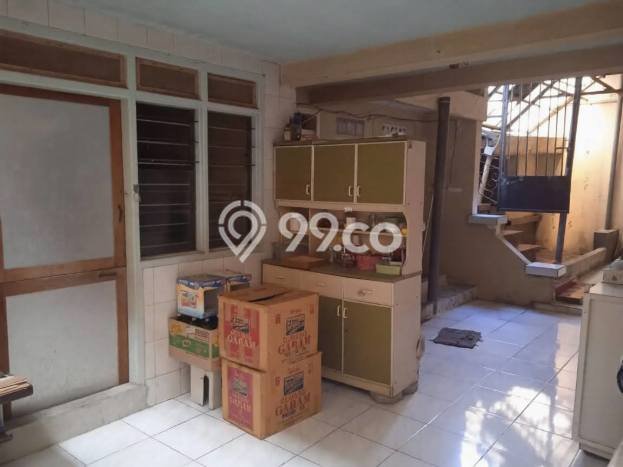 Dijual Rumah 5 Kamar Lokasi Ideal Bagus dan Strategis di Tambaksari Dijual Rumah 5 Kamar Lokasi Ideal Bagus dan Strategis di Tambaksari
