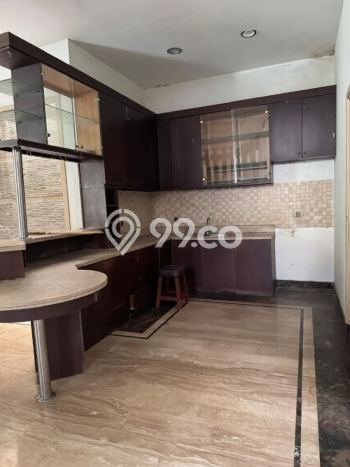 Jarang Ada! Rumah Sewa 6 Kamar Bagus Siap Huni Graha Jarang Ada! Rumah Sewa 6 Kamar Bagus Siap Huni Graha