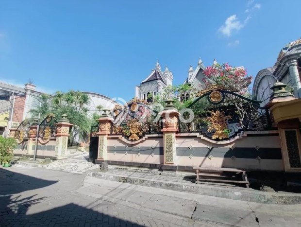 Hunian Eksklusif Siap Huni LT 942m2 di Dukuh Pakis, Surabaya Hunian Eksklusif Siap Huni LT 942m2 di Dukuh Pakis, Surabaya