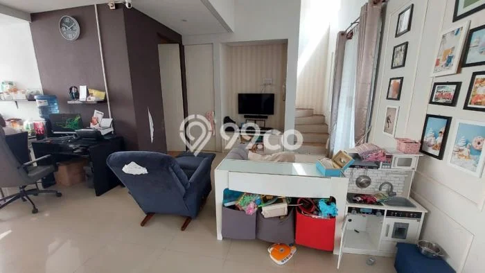 Rumah Mewah Siap Huni LT 160m2 di Wiyung, Surabaya Rumah Mewah Siap Huni LT 160m2 di Wiyung, Surabaya