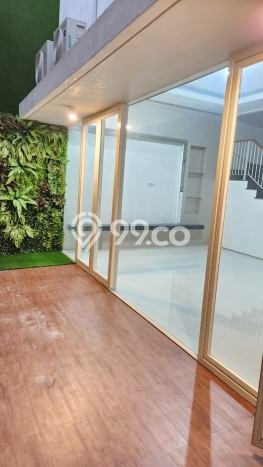 Rumah Elit Modern Tanpa Renovasi di Citraland Surabaya Rumah Elit Modern Tanpa Renovasi di Citraland Surabaya