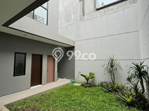 Rumah Elit LB 160m2 Siap Pakai Desain Elegan di Citraland, Surabaya Rumah Elit LB 160m2 Siap Pakai Desain Elegan di Citraland, Surabaya