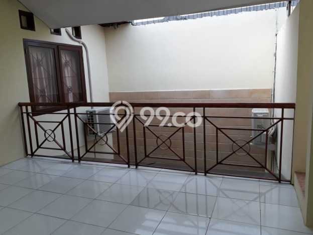 Kost Dijual di Sektor 5 - Bintaro dengan 10 KT dan Luas 300m2 Kost Dijual di Sektor 5 - Bintaro dengan 10 KT dan Luas 300m2