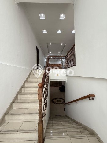 Dijual Vila di Medan Polonia, Area 350m2m², Area Asri Dijual Vila di Medan Polonia, Area 350m2m², Area Asri