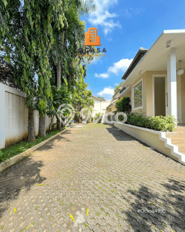 Hunian Modern dengan LT 1100m2 & LB 700m2 Disewakan di Kemang Hunian Modern dengan LT 1100m2 & LB 700m2 Disewakan di Kemang