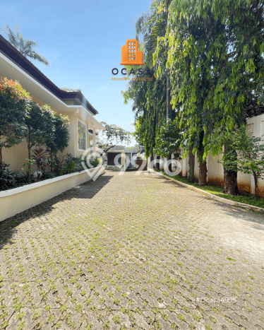 Hunian Modern dengan LT 1100m2 & LB 700m2 Disewakan di Kemang Hunian Modern dengan LT 1100m2 & LB 700m2 Disewakan di Kemang
