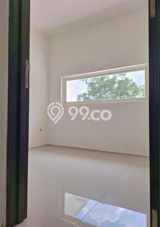 Rumah 4 KT 3 KM View Gunung di Lakarsantri, Surabaya Rumah 4 KT 3 KM View Gunung di Lakarsantri, Surabaya