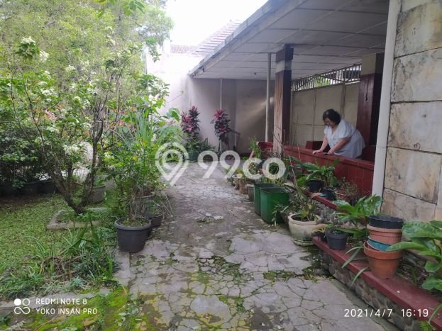 Rumah Elit LB 300m2 Siap Pakai Desain Elegan di Riau, Bandung Rumah Elit LB 300m2 Siap Pakai Desain Elegan di Riau, Bandung