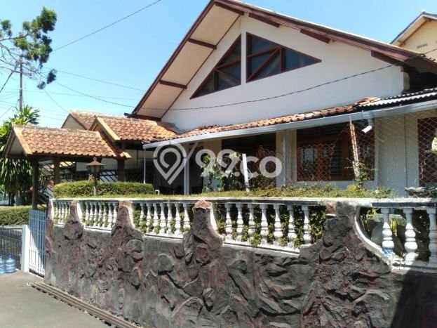 Dijual Rumah Mewah Elegan Dengan View Eksklusif di Dago, Bandung Dijual Rumah Mewah Elegan Dengan View Eksklusif di Dago, Bandung