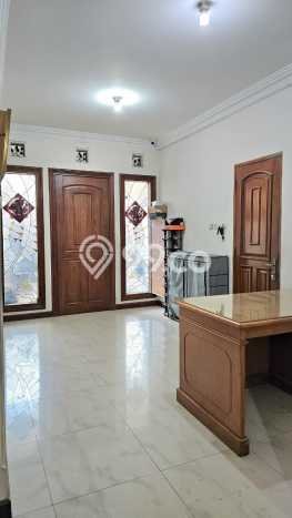 PROPERTI UNGGULAN! Rumah Strategis di , Luas 189m2m² LB 250m2m² PROPERTI UNGGULAN! Rumah Strategis di , Luas 189m2m² LB 250m2m²