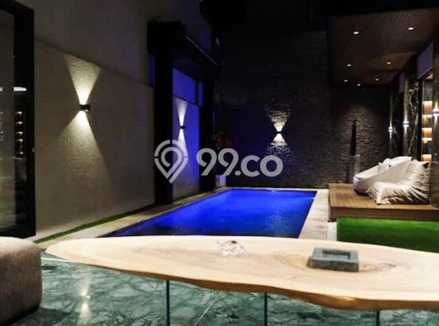 Rumah Mewah LB 385m2 Siap Pakai Desain Elegan di Seminyak, Badung Rumah Mewah LB 385m2 Siap Pakai Desain Elegan di Seminyak, Badung