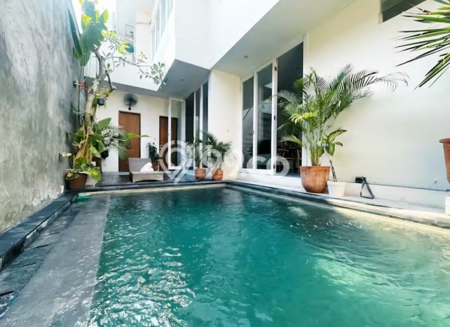 Jual Rumah Luas Elegan Dengan View Cantik di Seminyak, Badung Jual Rumah Luas Elegan Dengan View Cantik di Seminyak, Badung