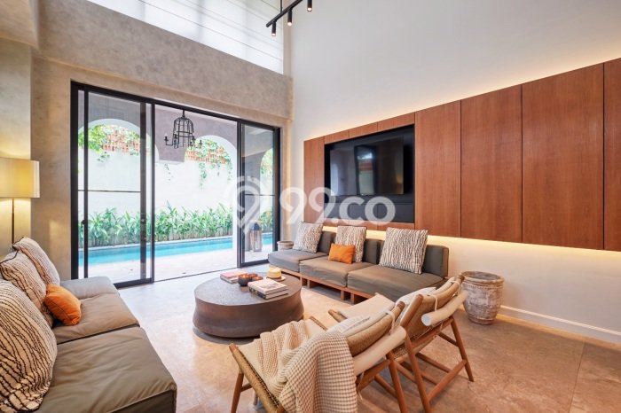 For Sale! Premium House LT 300m2 Desain Elegan di Seminyak For Sale! Premium House LT 300m2 Desain Elegan di Seminyak