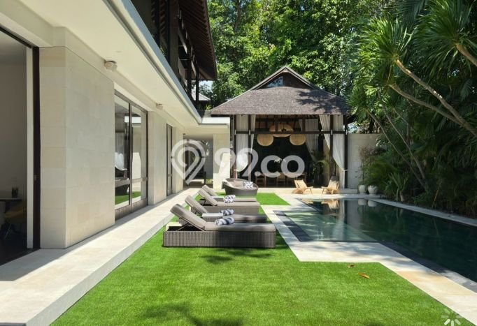 Dijual Rumah Luas Megah Dengan View Cantik di Seminyak, Badung Dijual Rumah Luas Megah Dengan View Cantik di Seminyak, Badung