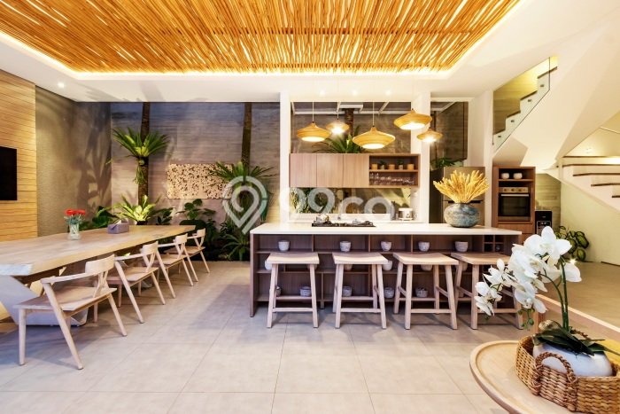 Ready to Use! Premium House LT 200m2 Desain Elegan di Seminyak Ready to Use! Premium House LT 200m2 Desain Elegan di Seminyak