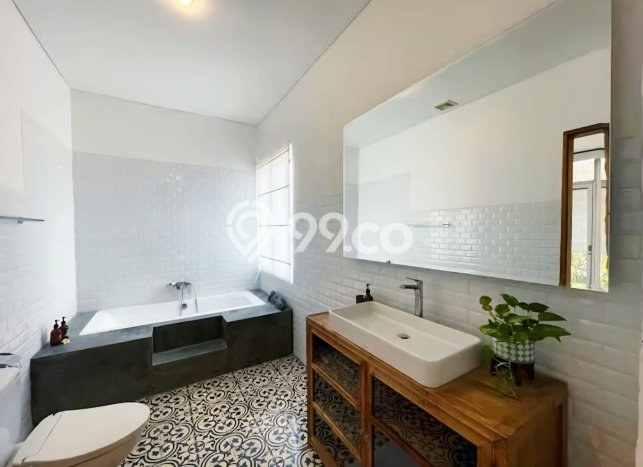 Jual Rumah Luas Elegan Dengan View Cantik di Seminyak, Badung Jual Rumah Luas Elegan Dengan View Cantik di Seminyak, Badung