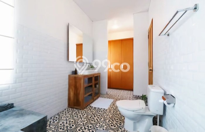 Jual Rumah Luas Elegan Dengan View Cantik di Seminyak, Badung Jual Rumah Luas Elegan Dengan View Cantik di Seminyak, Badung