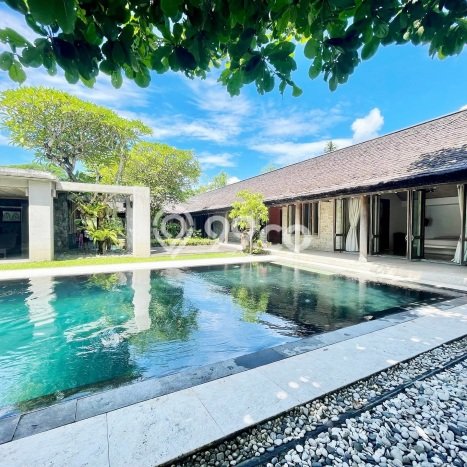 Vila Kawasan , Dimensi 1377m2m², Ideal untuk beragam kebutuhan Vila Kawasan , Dimensi 1377m2m², Ideal untuk beragam kebutuhan