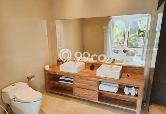 Dijual Rumah Luas Elegan Dengan View Cantik di Seminyak, Badung Dijual Rumah Luas Elegan Dengan View Cantik di Seminyak, Badung