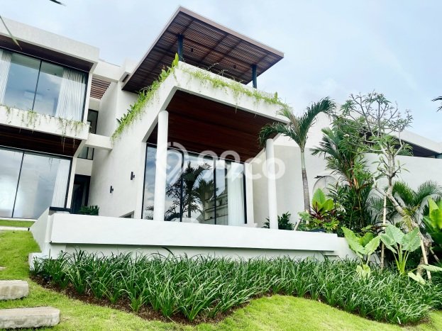 Rumah Asri di Jimbaran, Badung, Luas 200m2m² LB 174m2m² Rumah Asri di Jimbaran, Badung, Luas 200m2m² LB 174m2m²