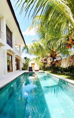 Rumah Luxury Modern Siap Huni di canggu Badung Rumah Luxury Modern Siap Huni di canggu Badung