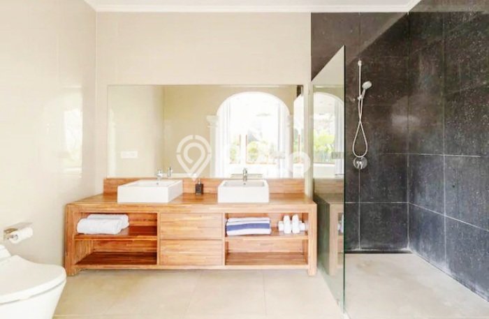 Rumah Luxury Modern Tanpa Renovasi di Umalas Badung Rumah Luxury Modern Tanpa Renovasi di Umalas Badung