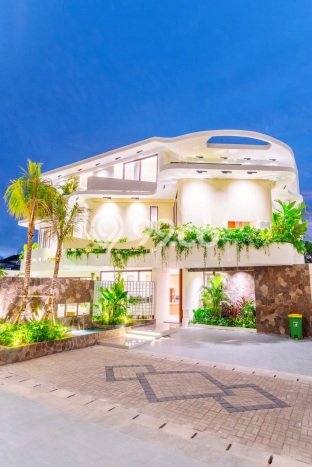 Dijual Rumah Mewah Megah Dengan View Cantik di Seminyak, Badung Dijual Rumah Mewah Megah Dengan View Cantik di Seminyak, Badung