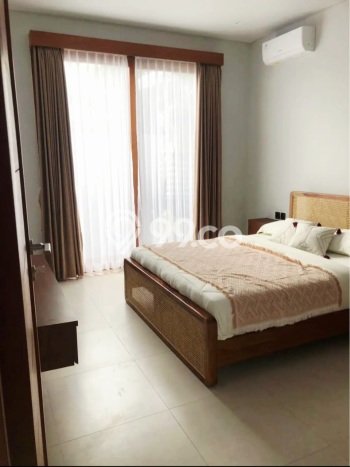 Rumah Mewah LB 250m2 Siap Huni Desain Elegan di Jimbaran, Badung Rumah Mewah LB 250m2 Siap Huni Desain Elegan di Jimbaran, Badung