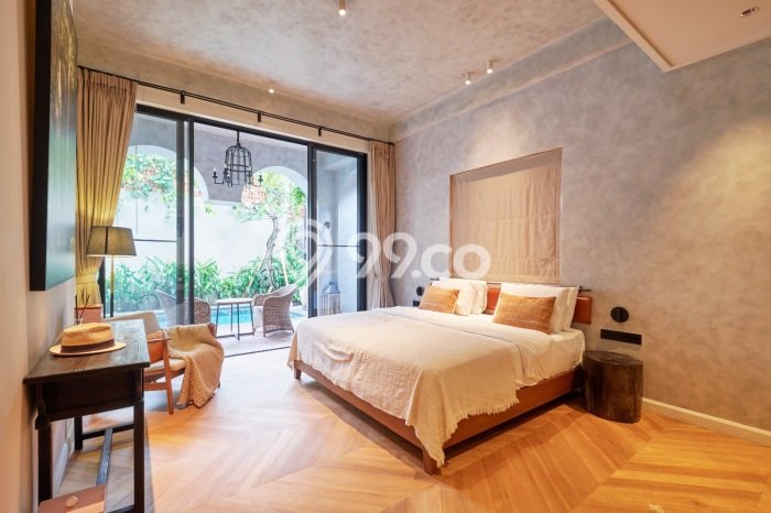 For Sale! Premium House LT 300m2 Desain Elegan di Seminyak For Sale! Premium House LT 300m2 Desain Elegan di Seminyak