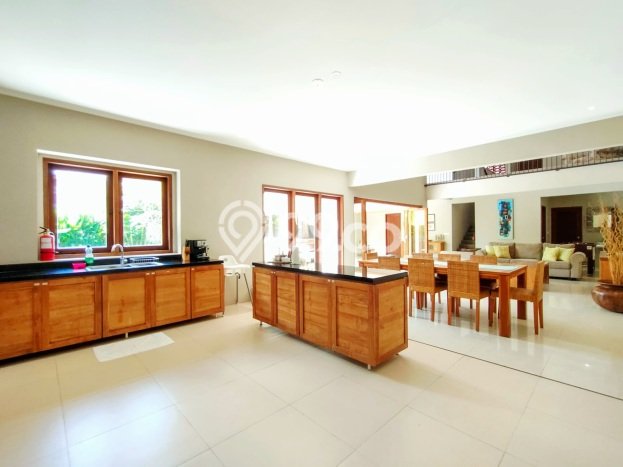For Sale! Luxury House LT 436m2 Desain Elegan di Seminyak For Sale! Luxury House LT 436m2 Desain Elegan di Seminyak