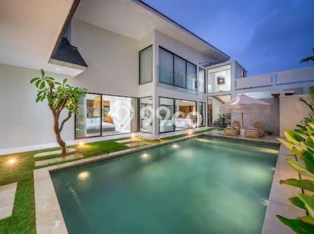 Ready to Use! Luxury House LT 400m2 Desain Modern di Seminyak Ready to Use! Luxury House LT 400m2 Desain Modern di Seminyak