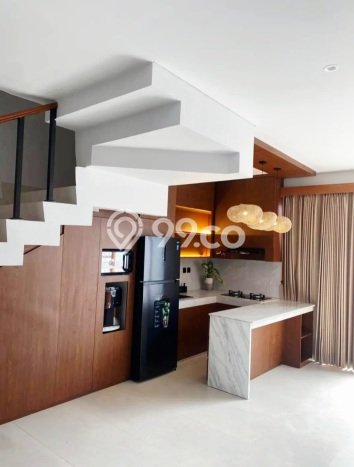 Rumah Mewah LB 250m2 Siap Huni Desain Elegan di Jimbaran, Badung Rumah Mewah LB 250m2 Siap Huni Desain Elegan di Jimbaran, Badung