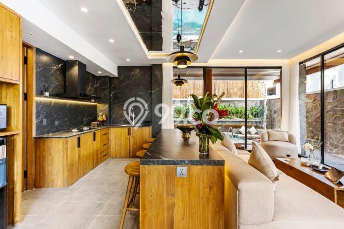 Hunian Mewah LB 300m2 Siap Huni Desain Elegan di Umalas, Badung Hunian Mewah LB 300m2 Siap Huni Desain Elegan di Umalas, Badung
