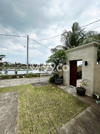 Rumah Luxury Modern Siap Huni di canggu Badung Rumah Luxury Modern Siap Huni di canggu Badung