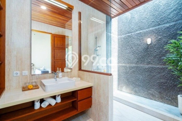 Hunian Elit LB 250m2 Siap Pakai Desain Elegan di Jimbaran, Badung Hunian Elit LB 250m2 Siap Pakai Desain Elegan di Jimbaran, Badung