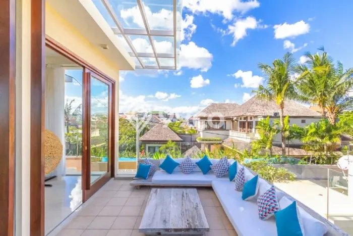 Ready to Use! Luxury House LT 312m2 Desain Modern di Canggu Ready to Use! Luxury House LT 312m2 Desain Modern di Canggu