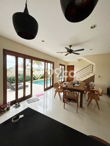 Rumah Luxury Modern Siap Huni di canggu Badung Rumah Luxury Modern Siap Huni di canggu Badung